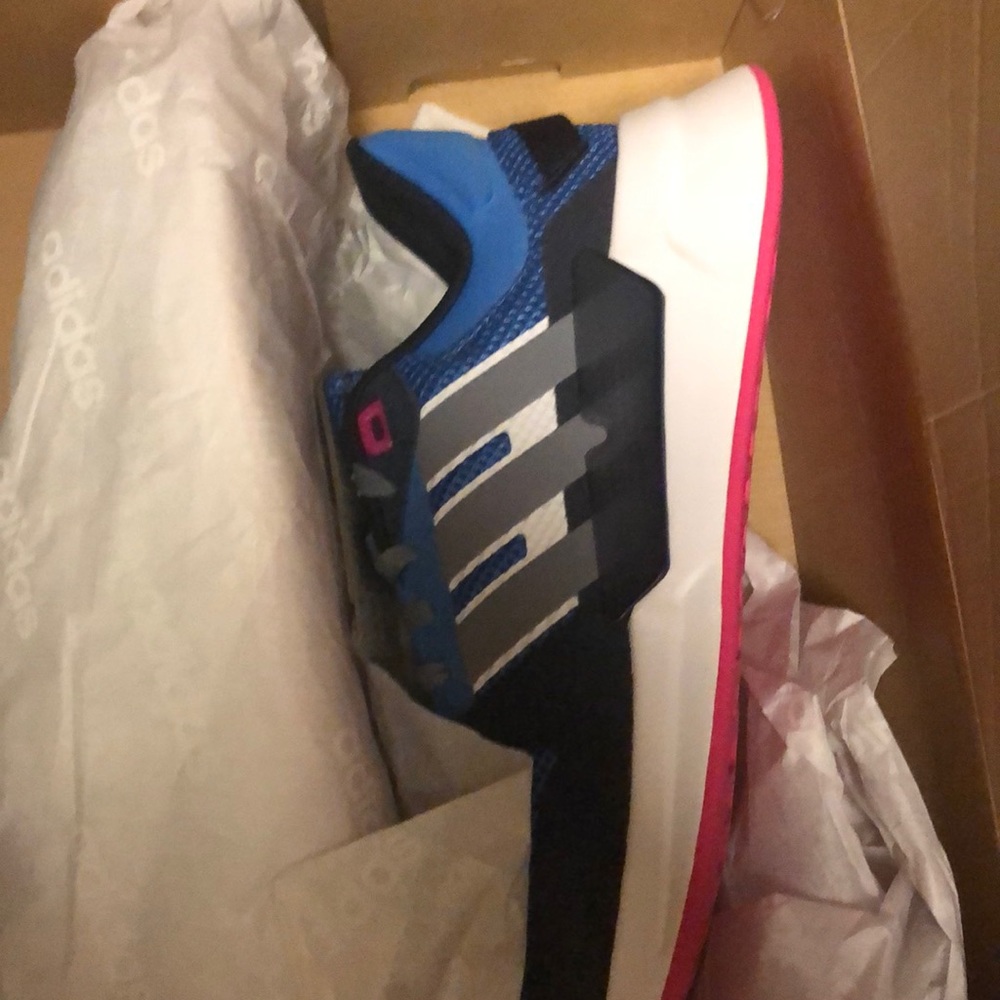 Adidas runner sneaker